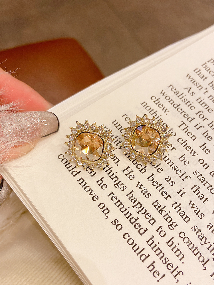 Bông Tai Hình Vuông Đính Đá Zircon Sang Trọng