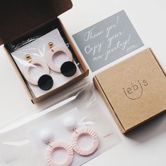 Tag treo bông tai vintage , thiết kế theo yêu cầu