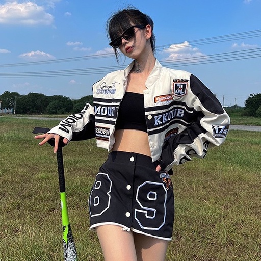 Áo khoác bomber dáng croptop và rộng chất vải kaki thoáng mát dễ phối đồ