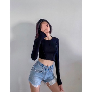 Tay dài lệch tà viền lai
