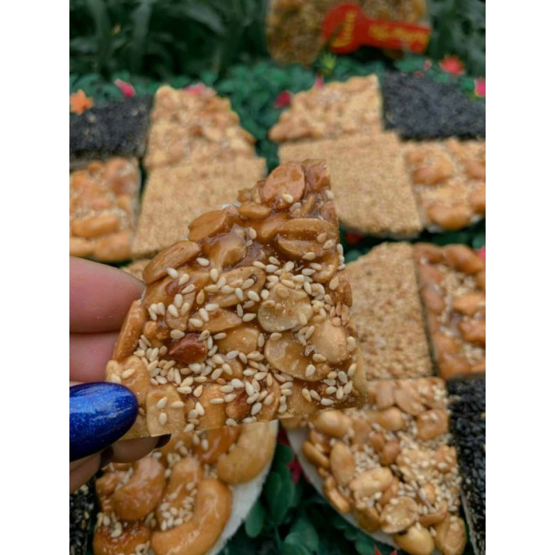 59k hộp 220gr Bánh Kẹo Thập Cẩm 4 vị