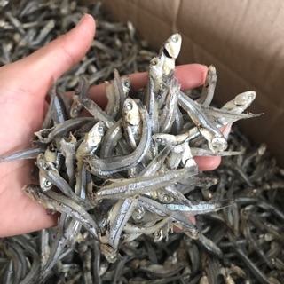Cá cơm khô size lớn
