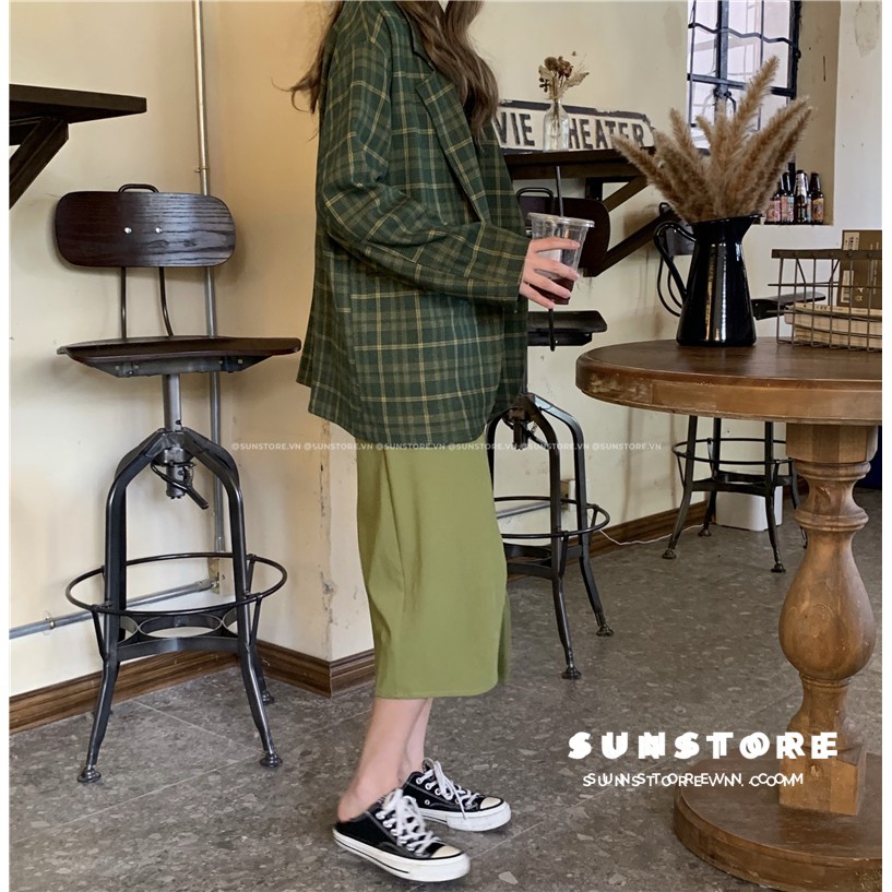 Áo khoác vest blazer sọc caro xanh và chân váy suông xẻ tả màu xanh Ulzzang