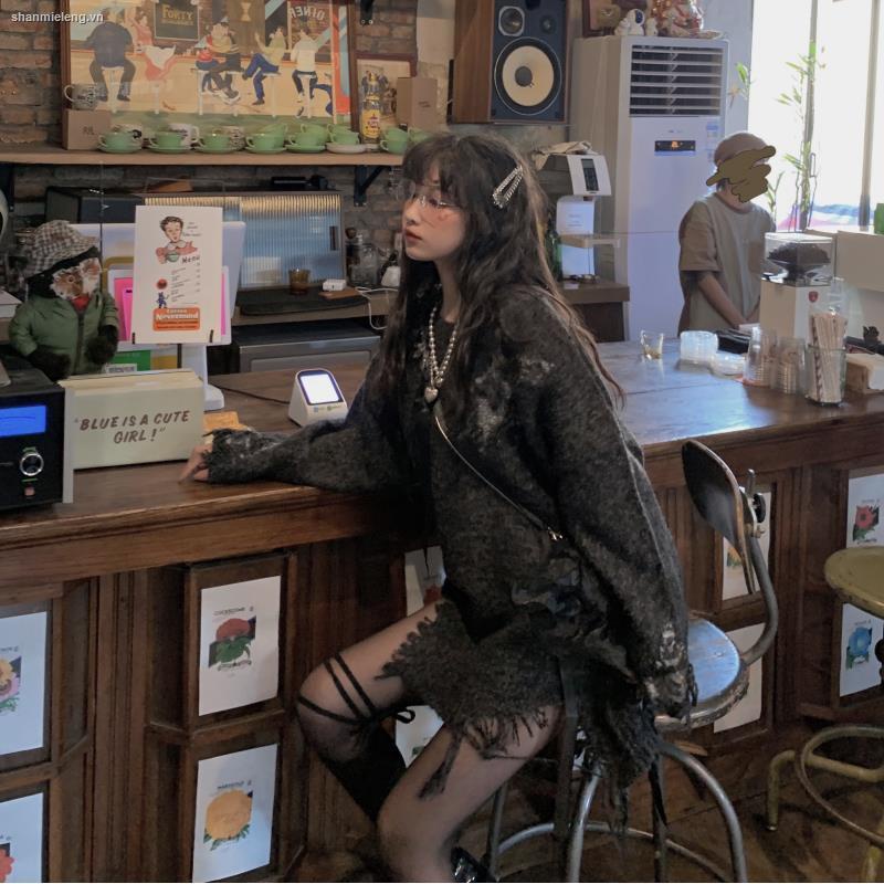 Áo sweater dệt kim tay dài dáng rộng phối rách phong cách retro đường phố thời trang mùa thu 2022 cho nữ