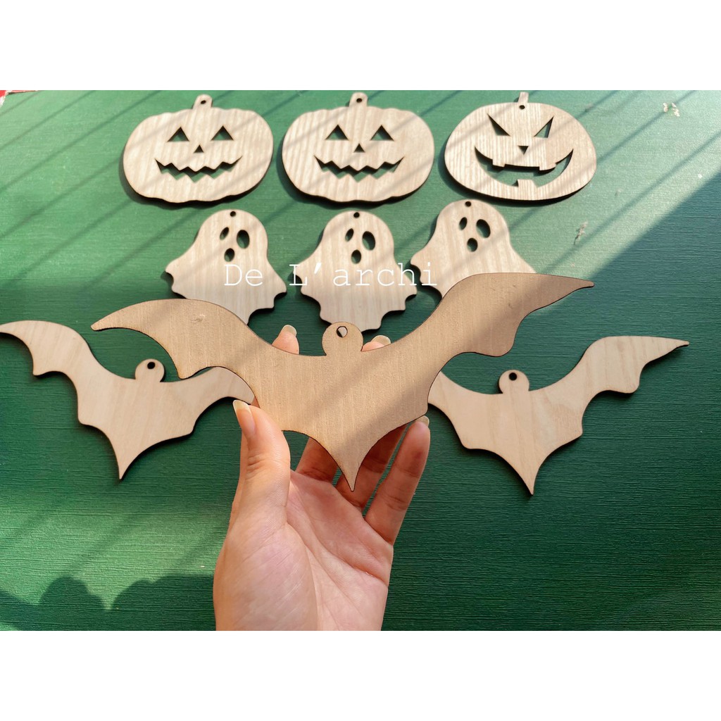 Trang trí Halloween bằng gỗ (hình quả bí ngô, con ma, con dơi)