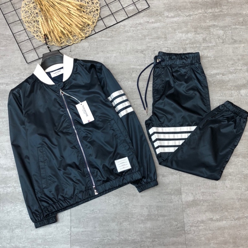 Bộ thể thao nam thương hiệu thời trang cao cấp Thom Browne giồm áo khoác và quần dài