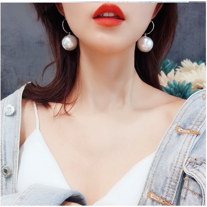 Bông Tai Hình Tròn Đính Ngọc Trai Lấp Lánh Phong Cách Hàn Quốc Mới Cho Nữ