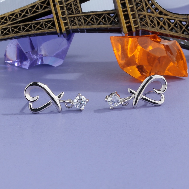 Đôi Bông Tai Dáng Rơi Họa Tiết Trái Tim Đính Đá Thời Trang Cho Nữ