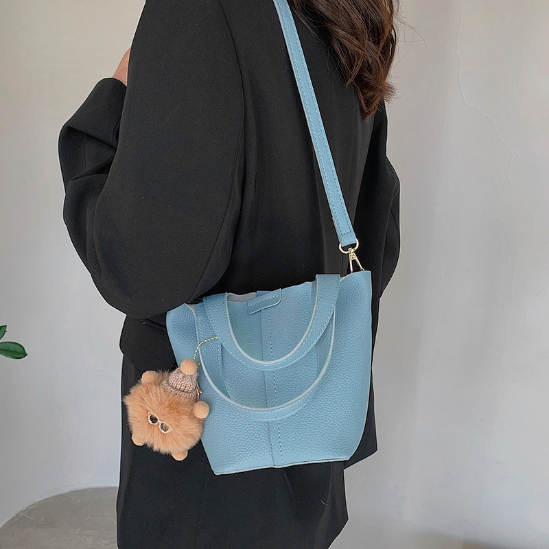 Túi đeo chéo IELGY làm từ da mềm màu trơn phong cách Hàn Quốc thời trang cho nữ