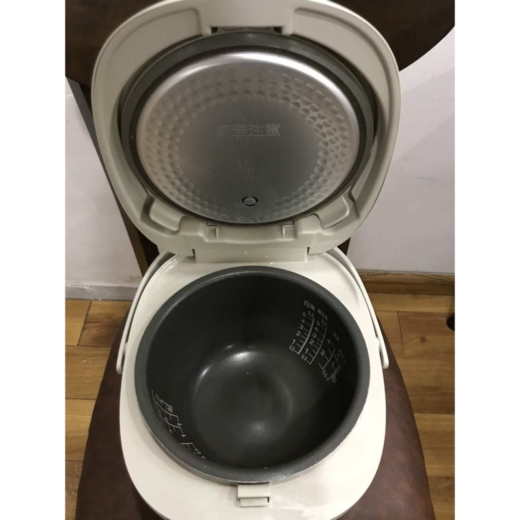 NỒI CAO TẦN TOSHIBA RC-10FE BẢO HÀNH 1 ĐỔI 1 6 THÁNG