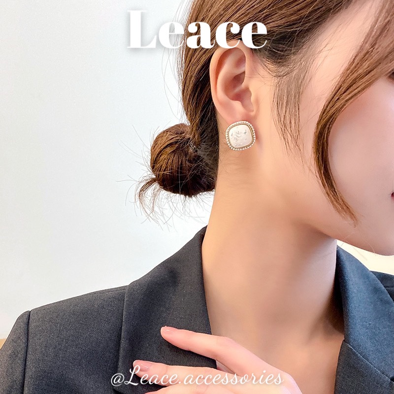 Bông tai khuyên tai hình vuông ẩn đá xà cừ ER004 Leace.accessories