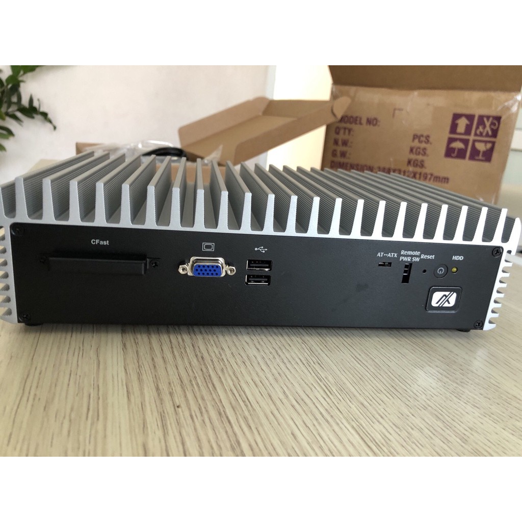 Máy tính công nghiệp không quạt Axiomtek eBOX635-881-FL | BigBuy360 - bigbuy360.vn