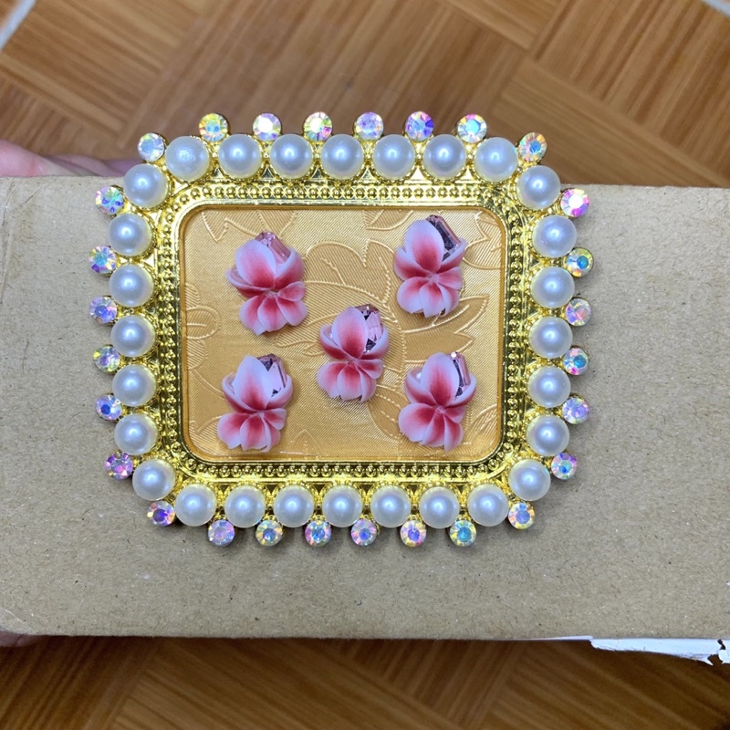 Hoa bột Ly 7 cánh gắn móng trang trí nail