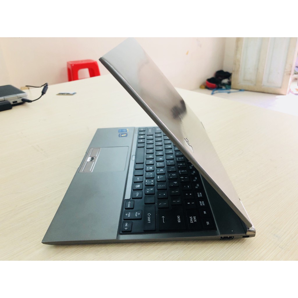 laptop cũ toshiba Z930 i5 ram 4gb ssd 128gb siêu mỏng siêu nhẹ 1.08 kg | WebRaoVat - webraovat.net.vn