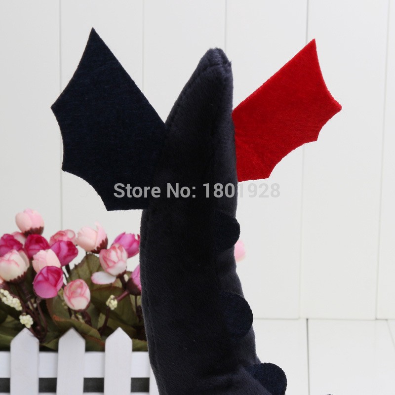 Thú nhồi bông mô phỏng chú rồng trong phim "Bí kíp luyện rồng"