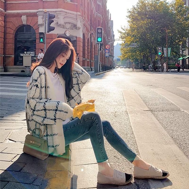 𝐀́𝐨 𝐤𝐡𝐨𝐚́𝐜 𝐥𝐞𝐧 𝐭𝐫𝐚̆́𝐧𝐠 𝐥𝐨̂𝐧𝐠 𝐭𝐡𝐨̉ 𝐩𝐡𝐨𝐧𝐠 𝐜𝐚́𝐜𝐡 𝐍𝐞𝐫𝐭𝐫𝐨 𝐇𝐚̀𝐧 𝐐𝐮𝐨̂́𝐜