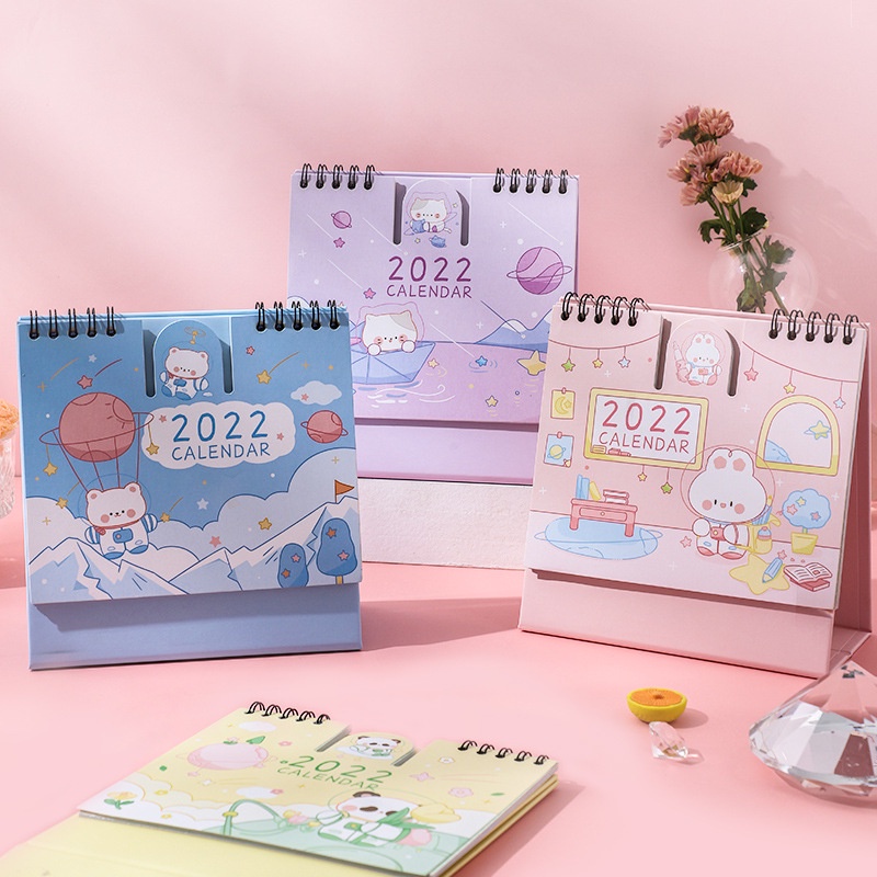 Lịch để bàn hình phi hành gia 2022
