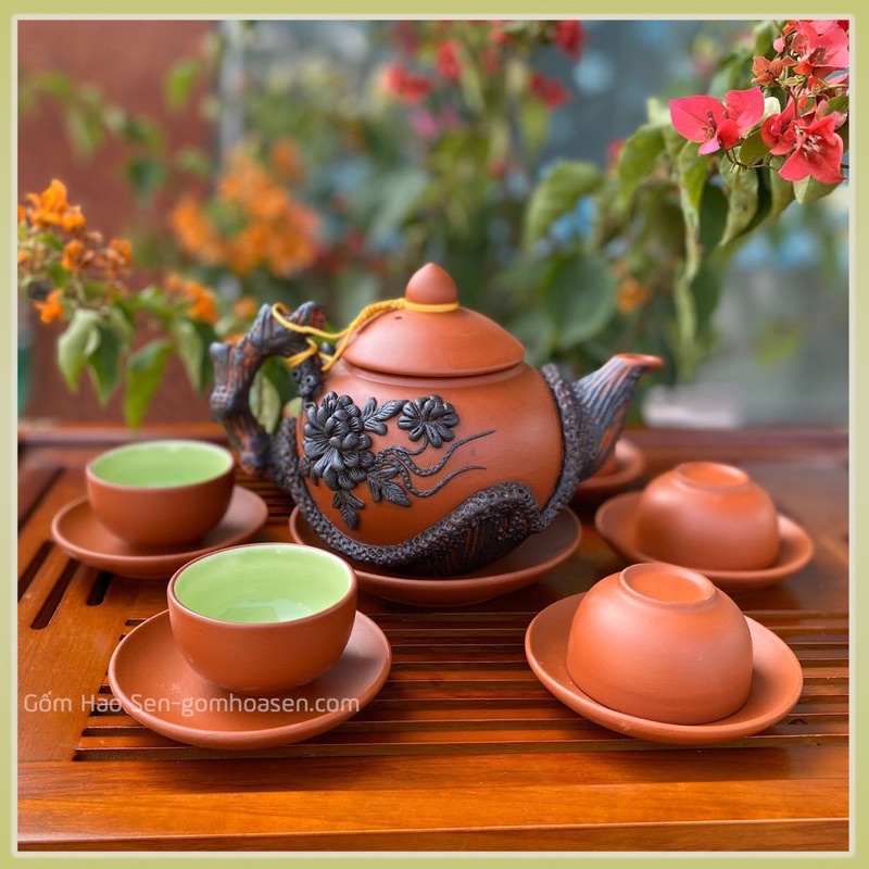 Bộ ấm trà, đắp nổi hoa phù dung gốm sứ Bát Tràng cao cấp bộ ấm chén tử sa màu nâu đen