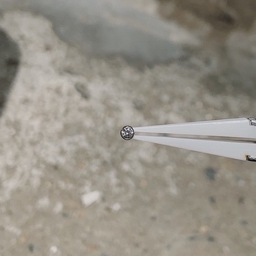 Mặt khuyên titanium size 4mm