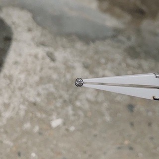 Mặt khuyên titanium size 4mm