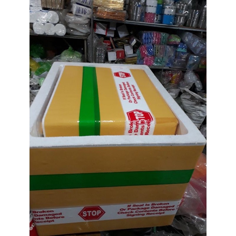 Thùng xốp dán keo 31x22x24 cm