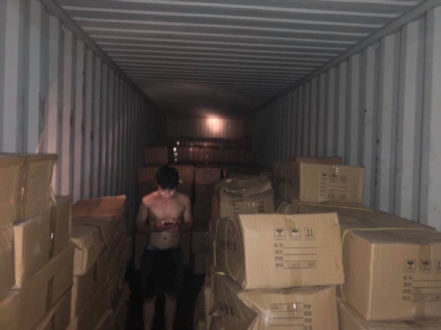 Đèn pha led  200W chuyên công trình ngoài trời, sân thể thao sân vận động, vỏ nhôm đúc dày tản nhiệt tốt chống nước IP66