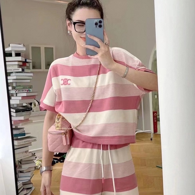 Set đồ ZHELIHANGFEI gồm áo thun tay ngắn và quần ngắn lưng cao thêu họa tiết thời trang trẻ trung