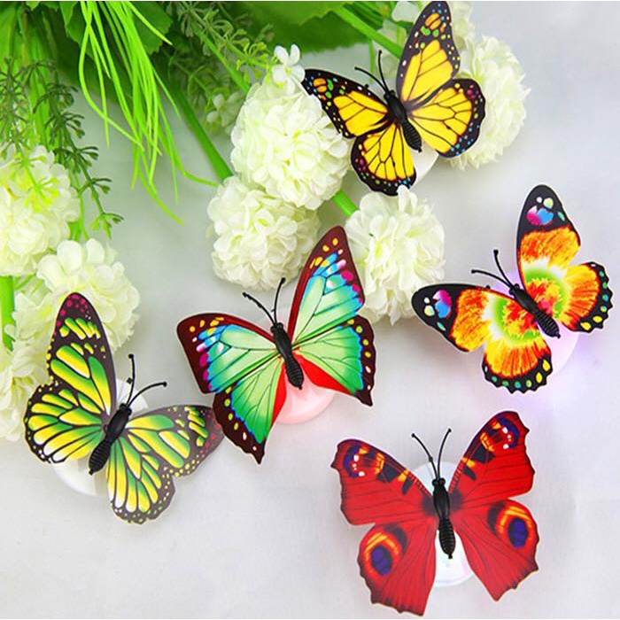 Đèn gắn tường phản quang hình con bướm
