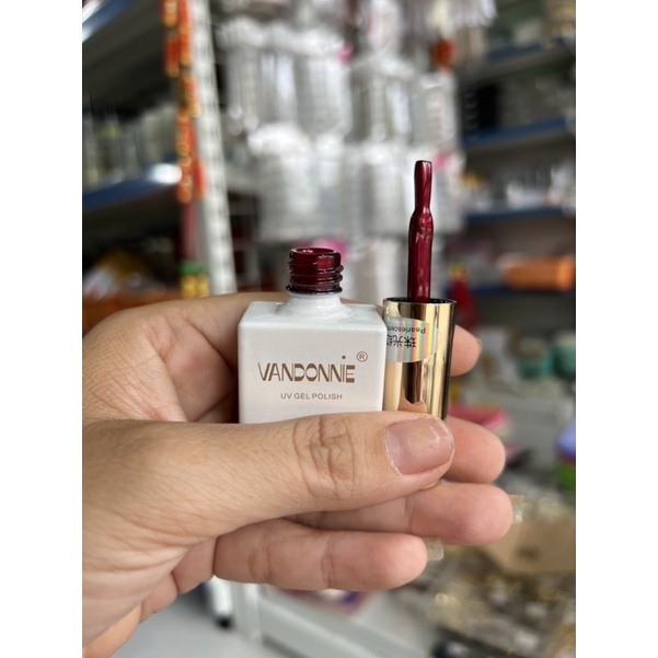 Sơn gel đỏ tuyết