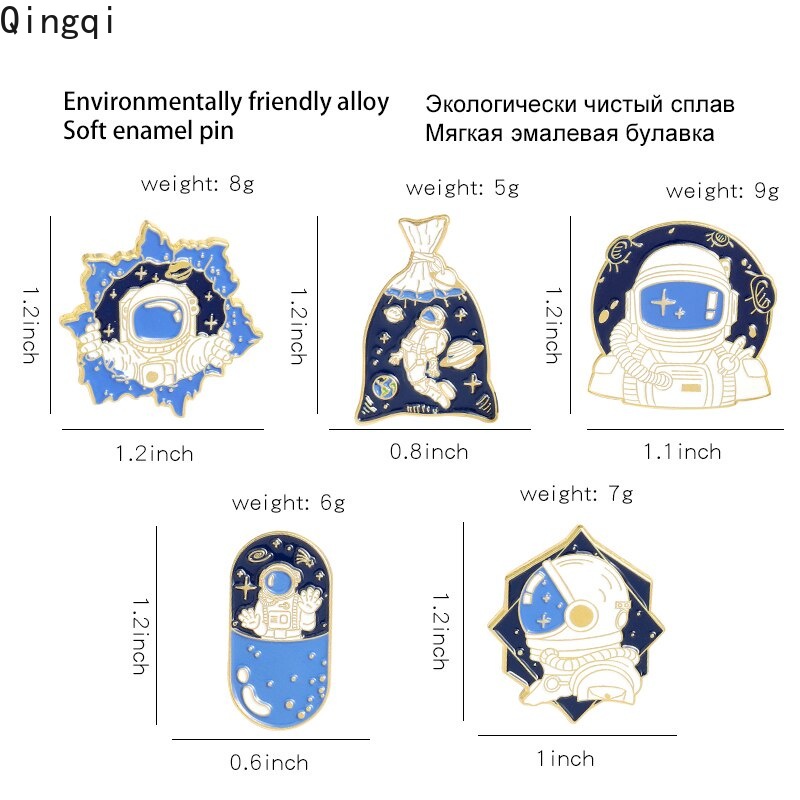 Ghim cài áo tráng men Miss Zoe hình phi hành gia hoạt hình dễ thương