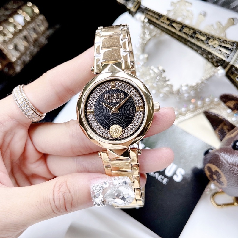 Đồng hồ nữ Versus Covent gảden Màu gold mặt đen nổi bần bật ❤️