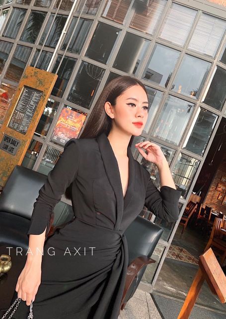 Đầm cổ vest