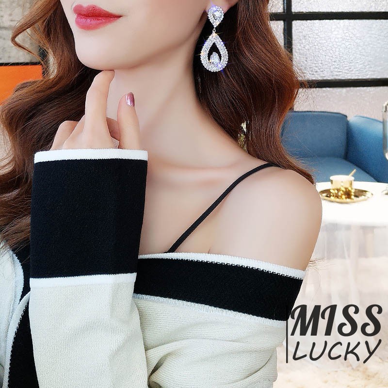 Khuyên tai nữ kiểu dáng thời trang cá tính