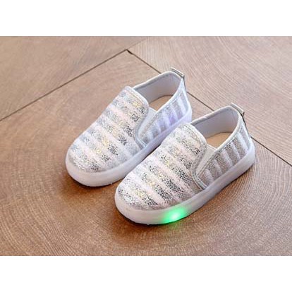 Giày Slip on đèn LED bé gái - GSN017