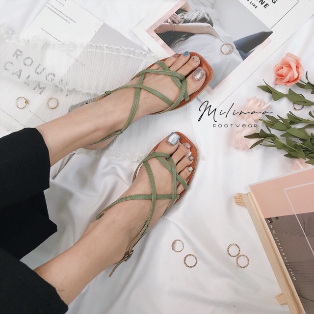 SANDAL NỮ XỎ NGÓN DÂY CHÉO NỀN NÂU