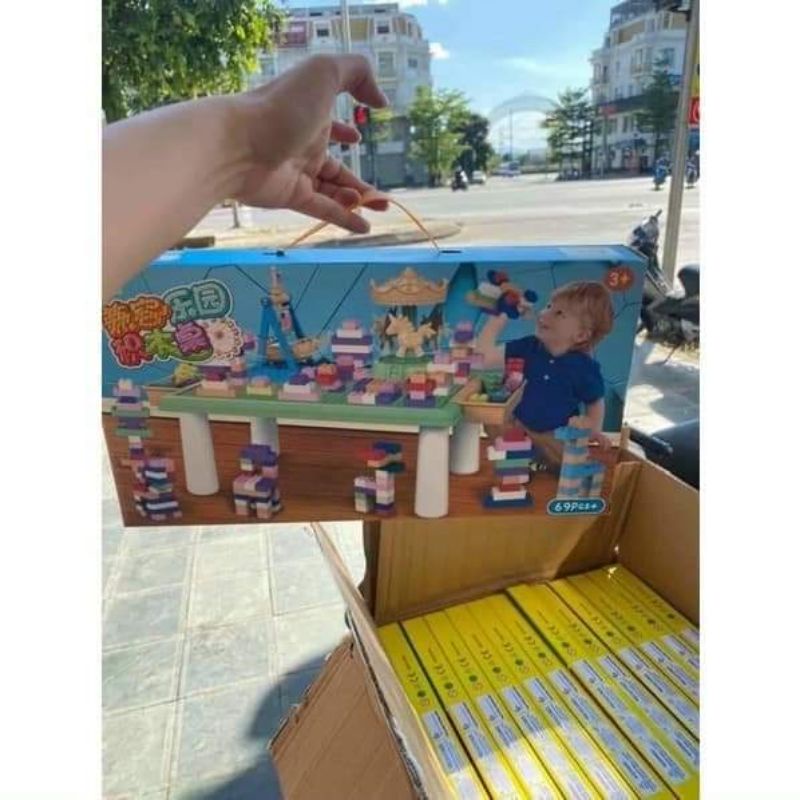 Bàn lego 69 chi tiết