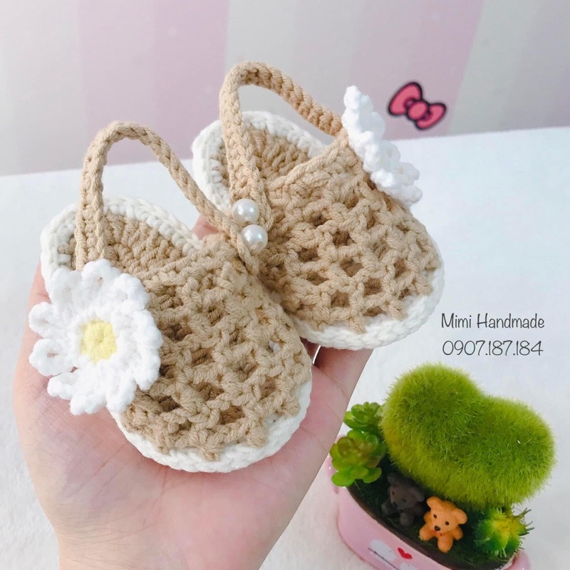 Sandan hoa cúc cho bé gái