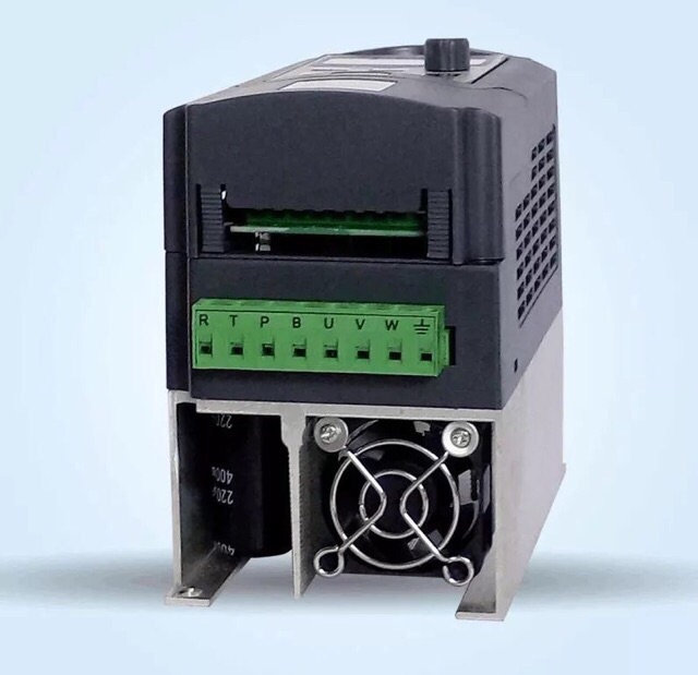 Biến tần vào 1 pha 220v ra 3 pha