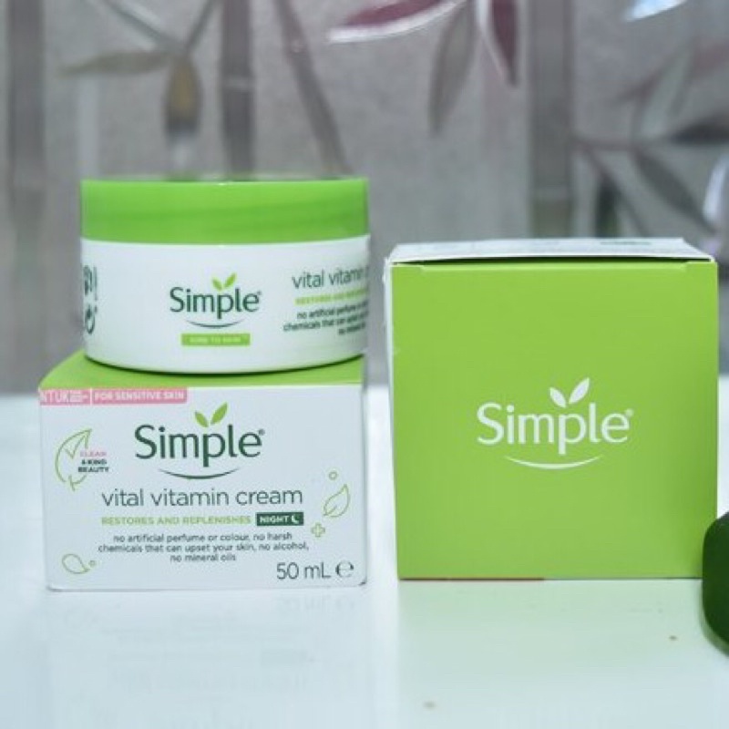 [Mẫu Mới] Kem Dưỡng Da Simple Kind To Skin Vital Vitamin Cream 50ml