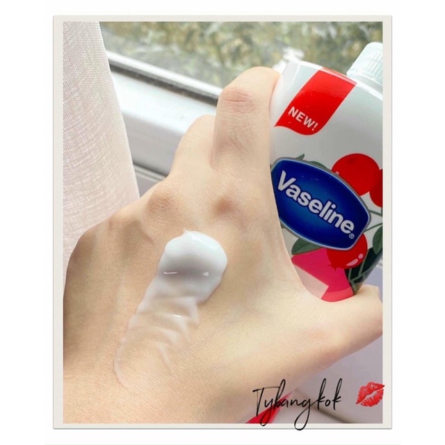 01 Chai Sữa dưỡng thể vaseline super vitamin Brightening serum 380ml Thái Lan