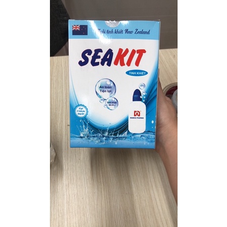Bình rửa mũi + 30 gói muối tinh khiết New Zealand SEAKIT