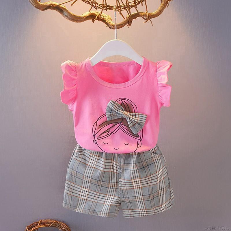 Set áo thun in chữ + Quần short caro cho bé gái