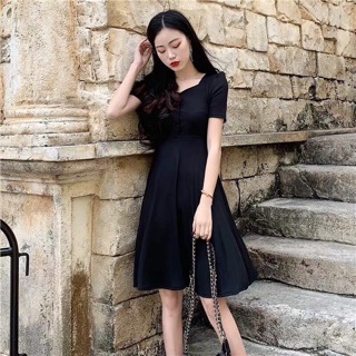Váy xoè eo cúc ngực