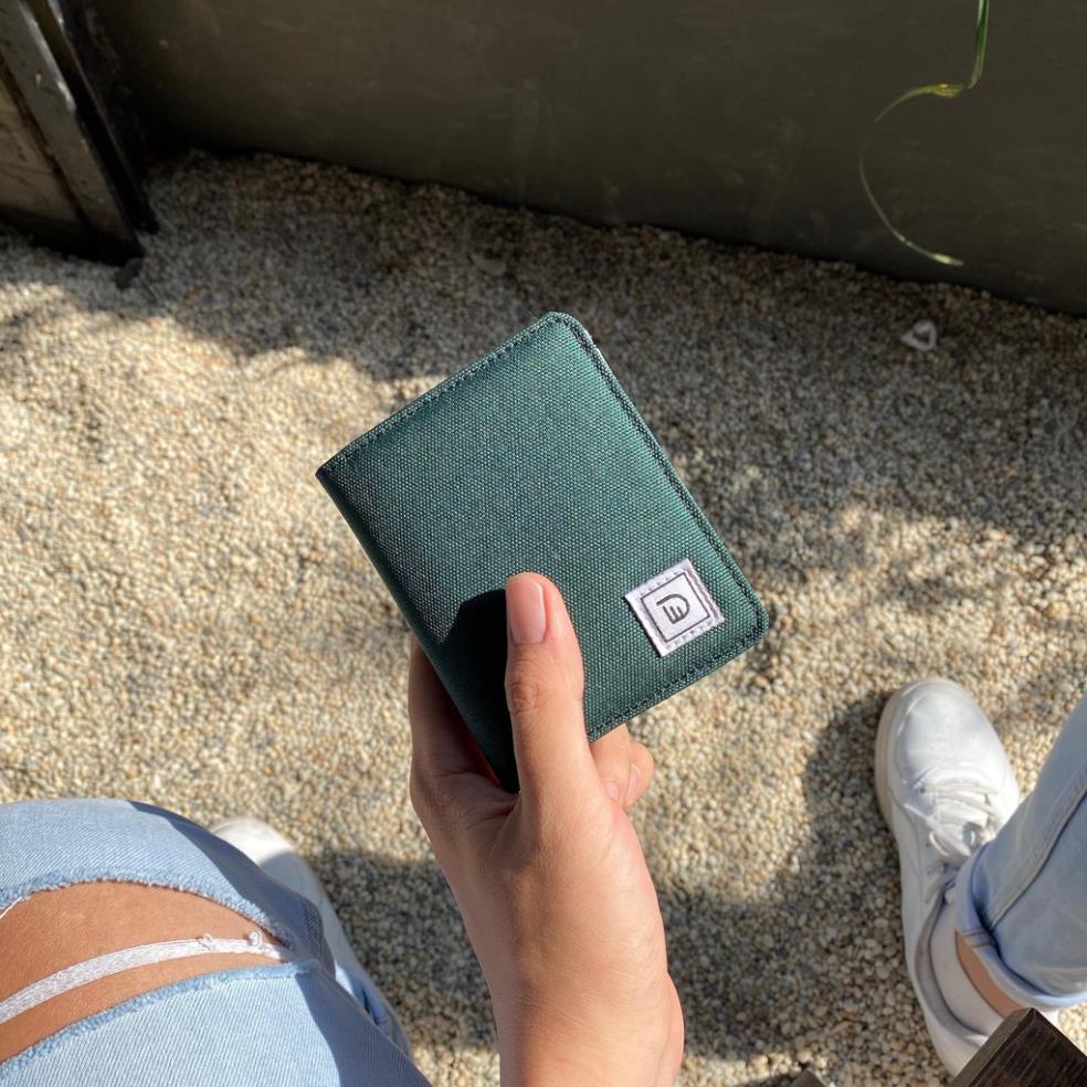 Ví Vải Gập Đôi Unisex DIM Cross Wallet - Đứng (Ngăn Rút Tiền Nhanh) *