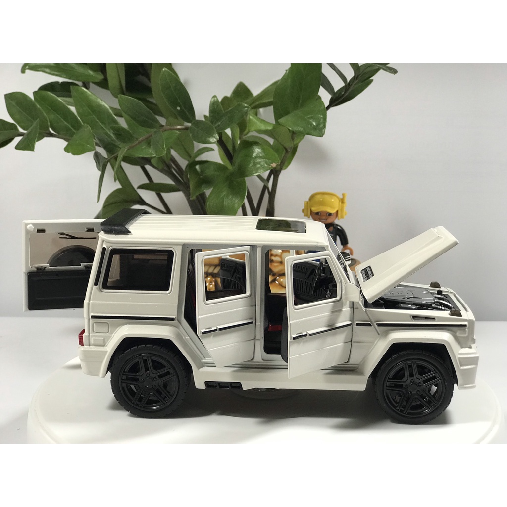 Mô hình xe ô tô Mercedes Benz G65 tỷ lệ 1:24 mới nhất