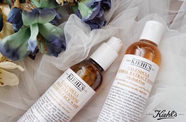 Toner hoa cúc của Kiehl’s được ce mê mỹ phẩm tôn sùng như nước thánh