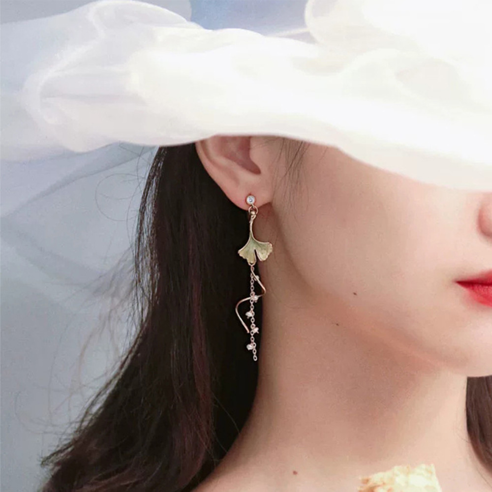 Bông Tai Dáng Dài Chốt Bạc S925 Mặt Hình Hoa Thời Trang Cho Bạn Gái