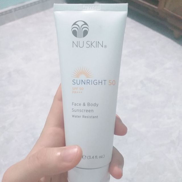 Kem chống nắng NUSKIN