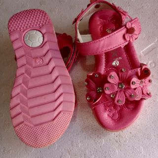 Giày sandal bé gái