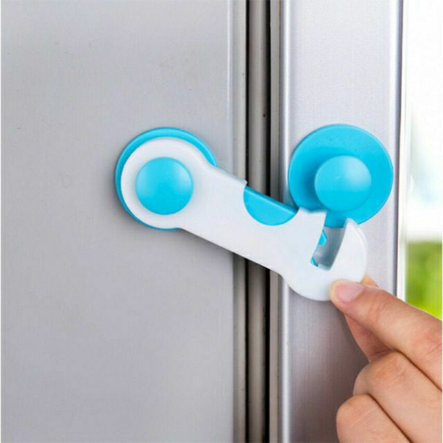 Khóa tủ lạnh an toàn cho trẻ em